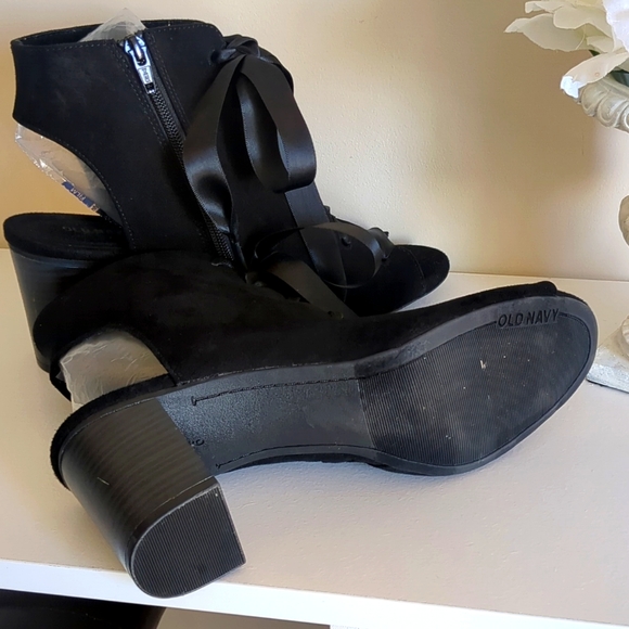 Old Navy  peep toe booties. fabric, lace up and zipper closures. - Picture 6 of 11
